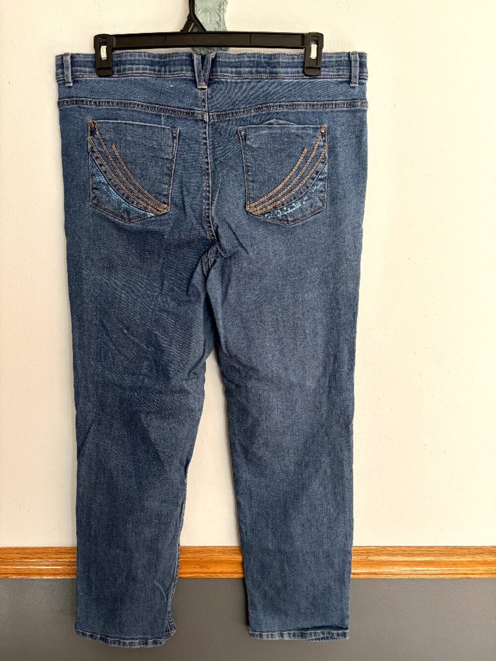 Gloria Vanderbilt Women's Blue Denim Straight Jeans 16 W Embroidered Sequins